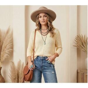 Chicos Light Yellow V Neck Pullover Sweater Size 1 (Medium)